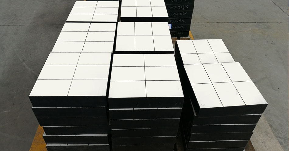 恒峰g22特瓷：：ZTA超耐磨陶瓷衬板销量立异高