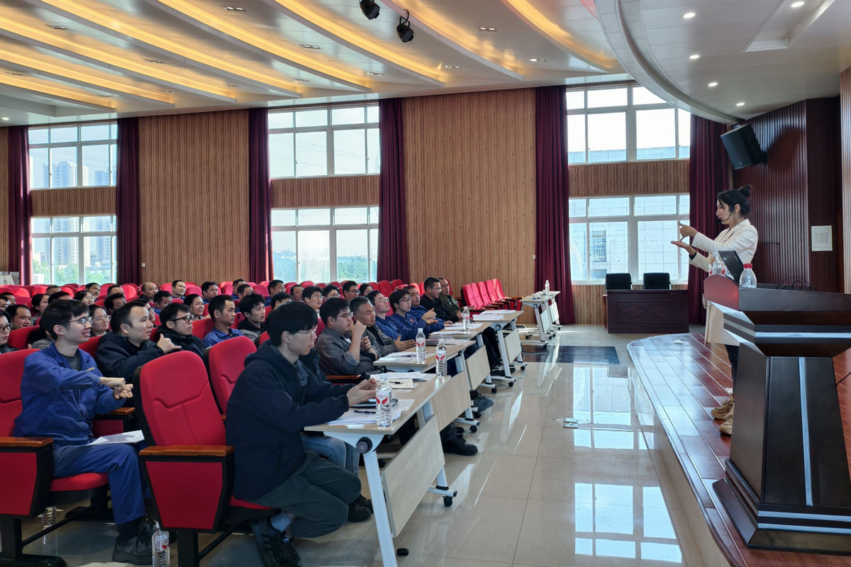 恒峰g22特瓷举行“相同无障碍”手语培训班开班仪式